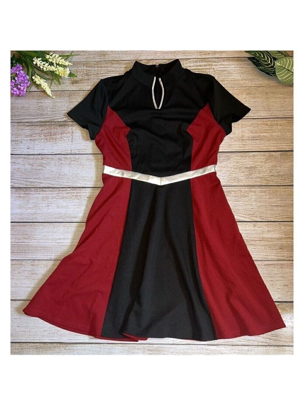 Hot Topic Red and Black Cosplay Dress (Medium)